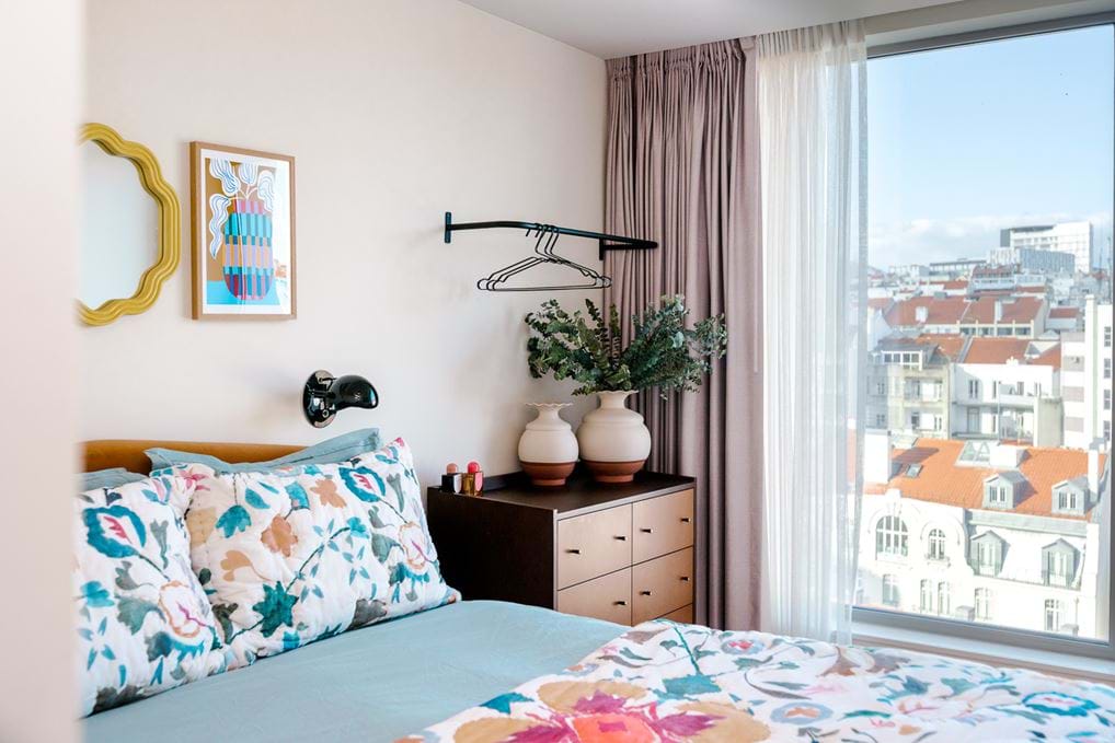 <p> <a href="/en/lisbon/locke-de-santa-joana/your-stay/locke-x-anthropologie-apartment" id="isPasted">Locke x Anthropologie Apartment with Terrace</a></p>